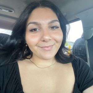 MEET YOUR POSHER 🎃❤️